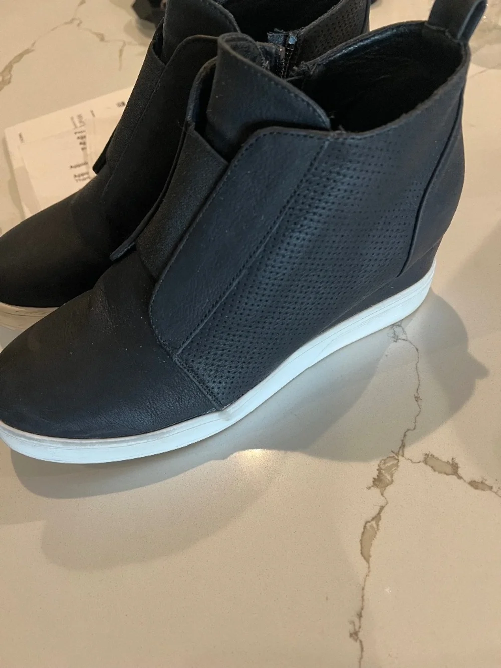 Dream Pairs these black